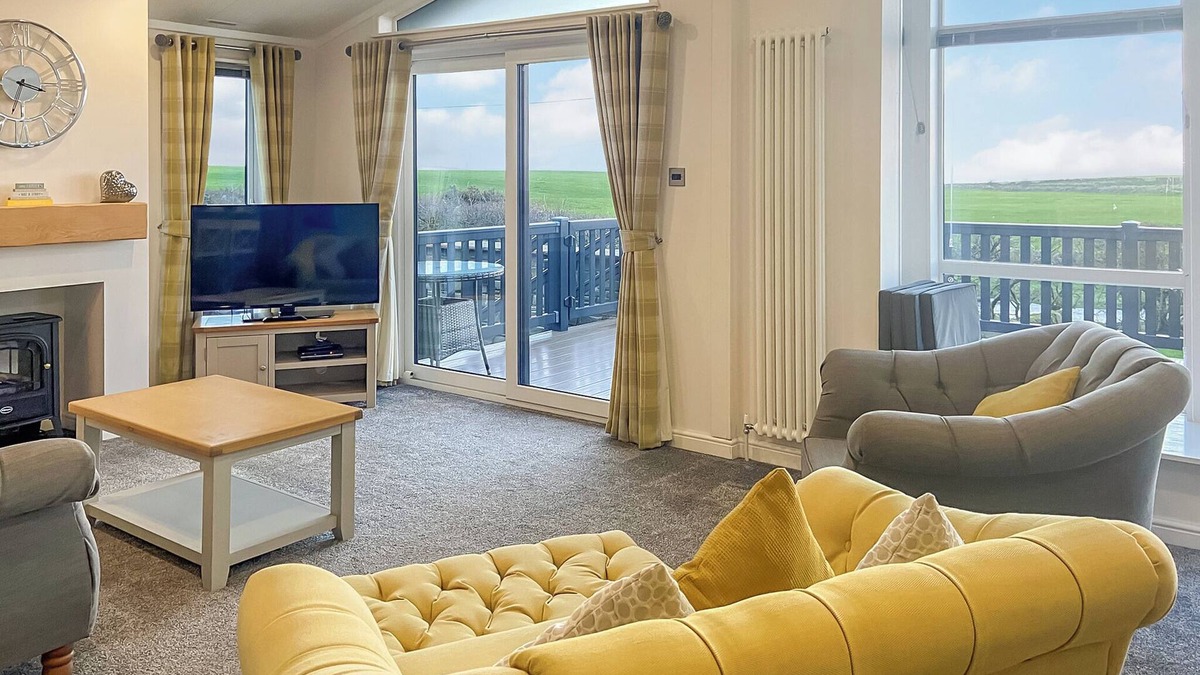 Newton Stewart Ski Chalet | 1 bedroom accommodation in Glenluce, Newton Stewart