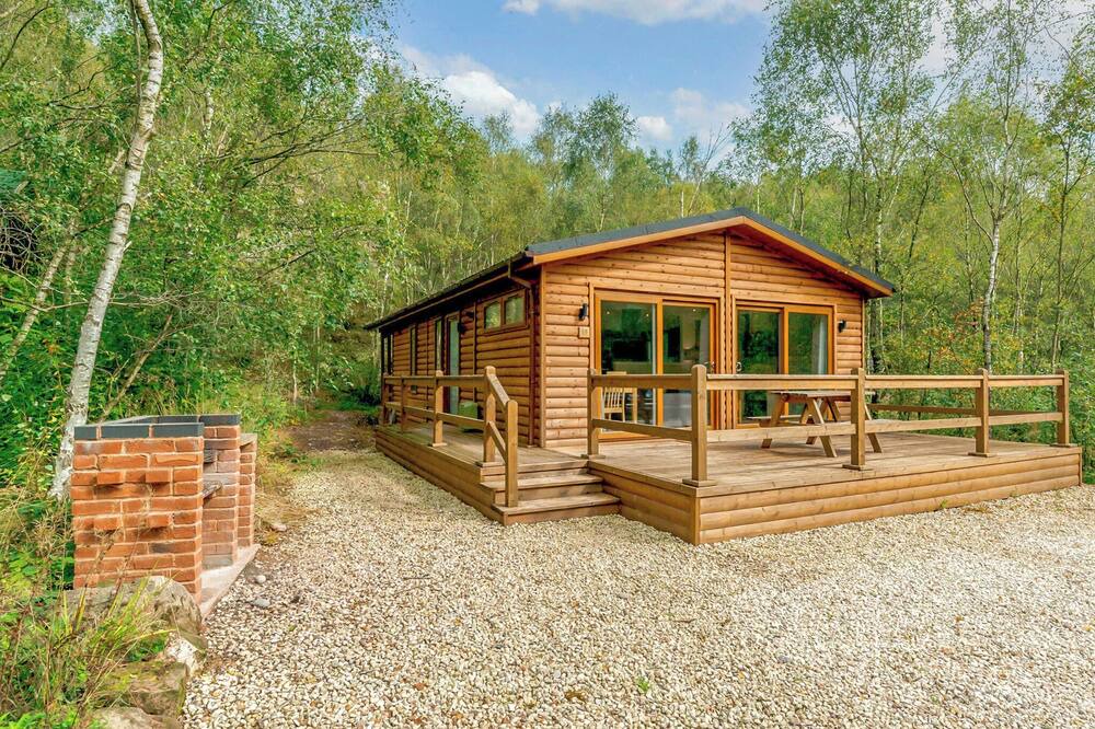Freehay Ski Chalet | 1 bedroom accommodation in Freehay, Cheadle