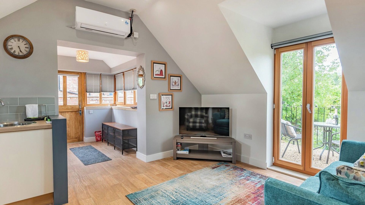 Castle Bytham Cottage | 1 bedroom accommodation in Castle Bytham, near Stamford