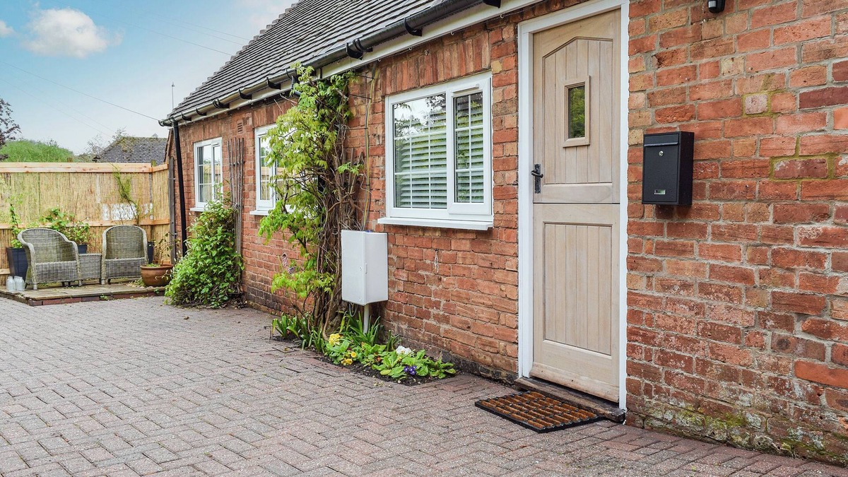 Grandborough Cottage | 1 bedroom accommodation in Marton, near Rugby