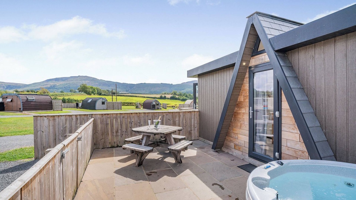 Carlton-in-Cleveland Ski Chalet | 1 bedroom accommodation in Great Busby