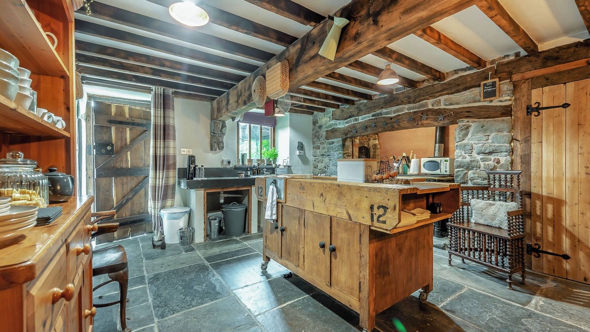 Pont-ar-gothi Cottage | 1 bedroom accommodation in Nantgaredig