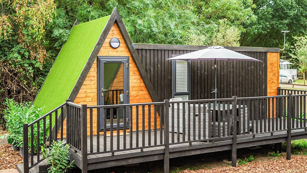 Bumble's Green Cottage | 1 bedroom accommodation in Sewardstone