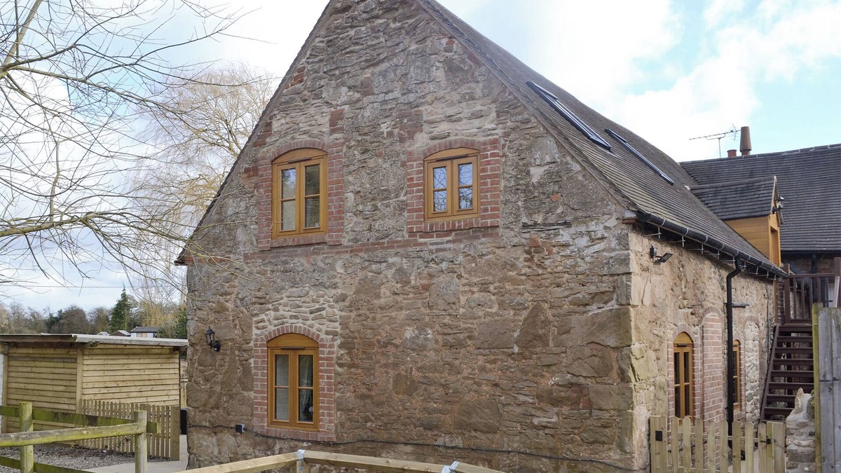 Billingsley Cottage | 1 bedroom accommodation in Six Ashes, near Bridgnorth