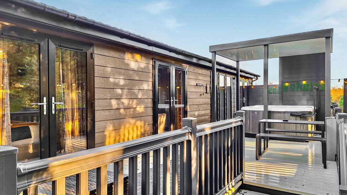 Raywell Ski Chalet | 1 bedroom accommodation in Raywell, Beverley