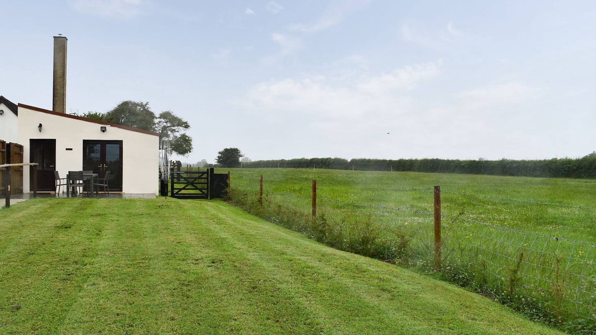 Crudwell Cottage | 1 bedroom accommodation in Malmesbury, Wiltshire