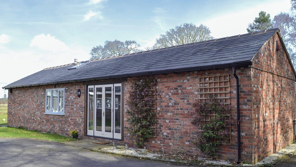Tatton Park Cottage | 1 bedroom accommodation in Lower Withington, near Knutsford