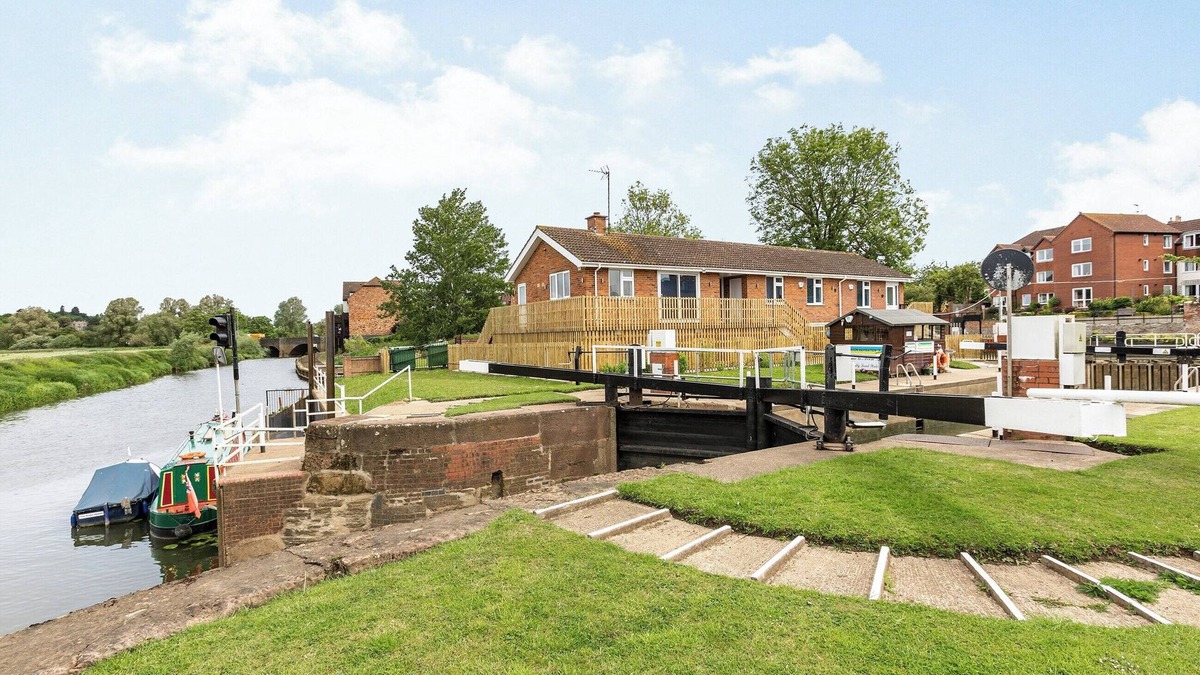 Tewkesbury Cottage | 1 bedroom accommodation in Tewkesbury