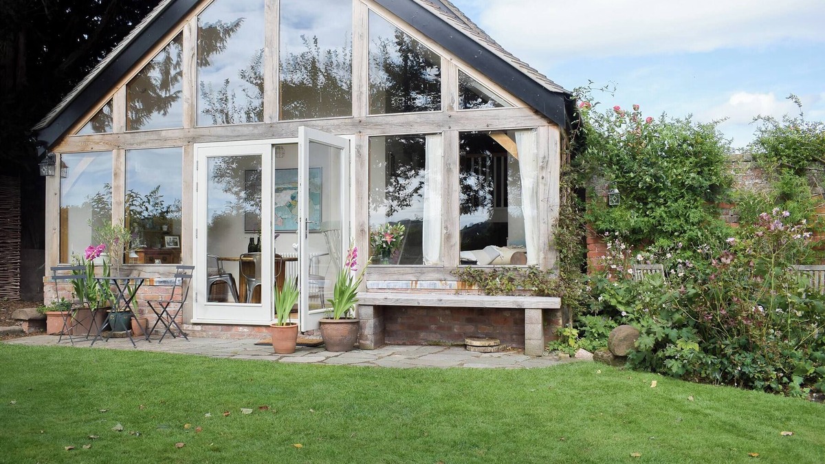 Marbury Cottage | 1 bedroom accommodation in Marbury, near Whitchurch