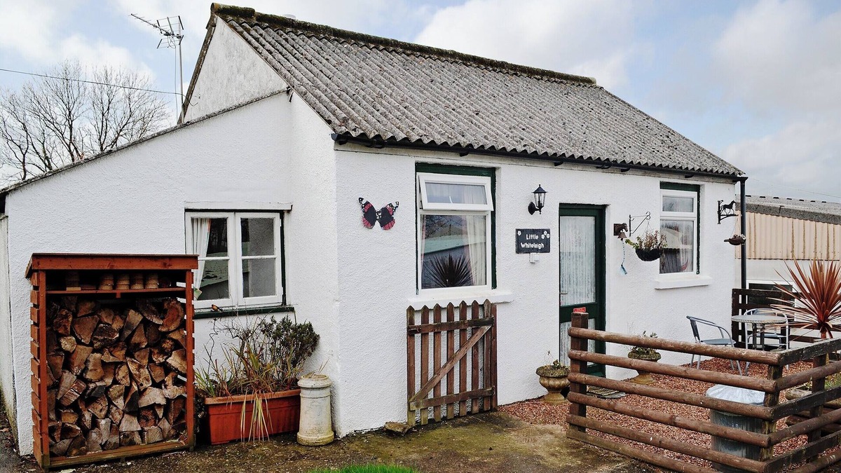 Brazzacott Cottage | 1 bedroom accommodation in Whitstone, near Bude