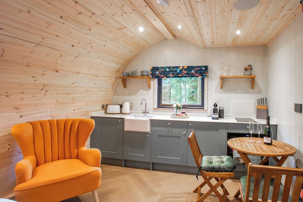 Overton-on-dee Ski Chalet | 1 bedroom accommodation in Ellesmere