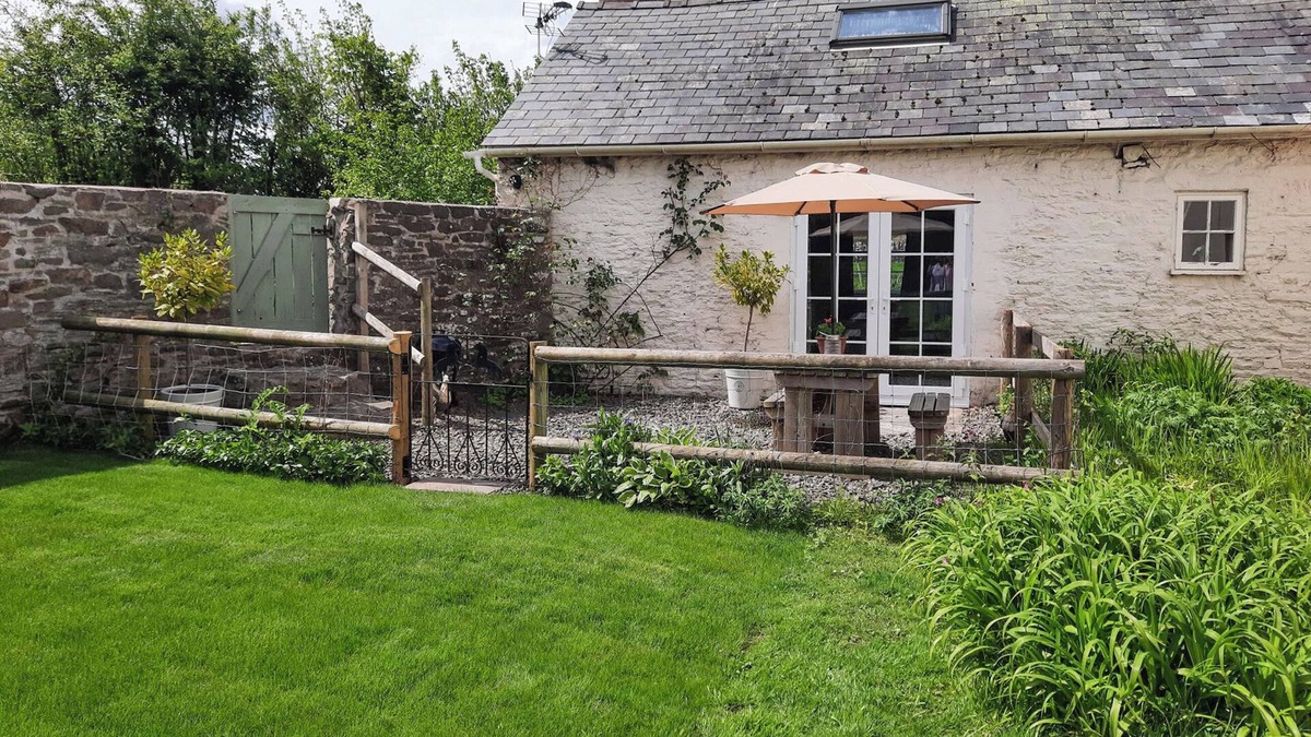 Combe Cottage | 1 bedroom accommodation in Combe, near Presteigne
