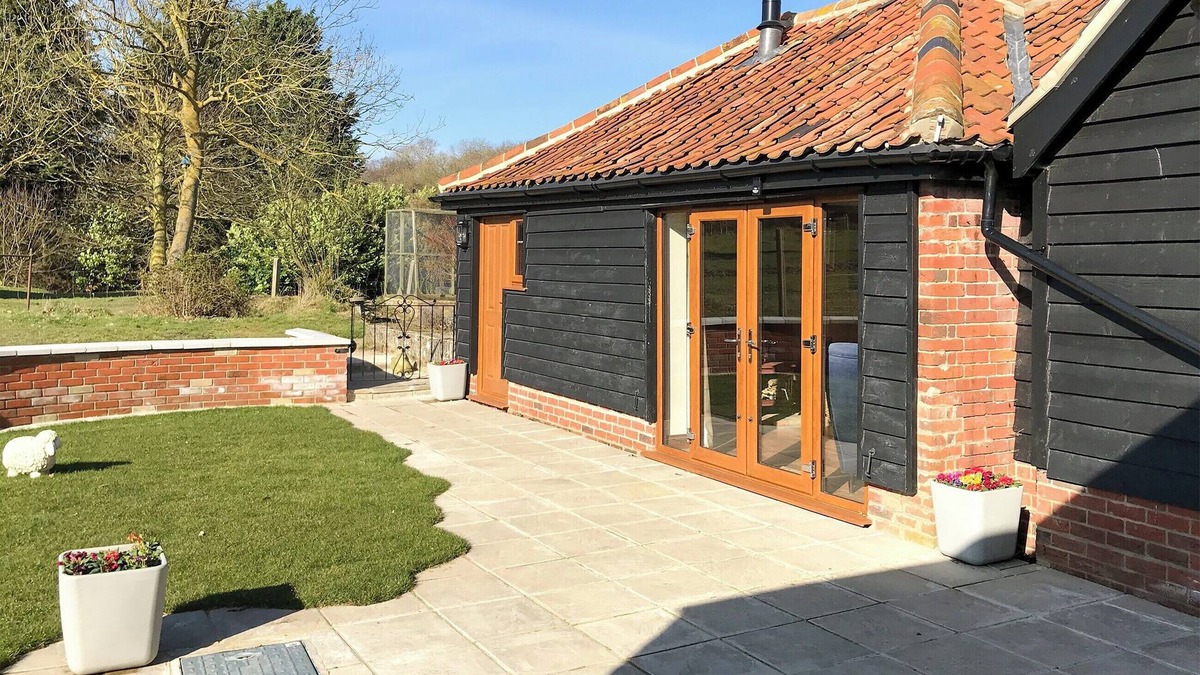 Saxmundham Cottage | 1 bedroom accommodation in Carlton, near Saxmundham