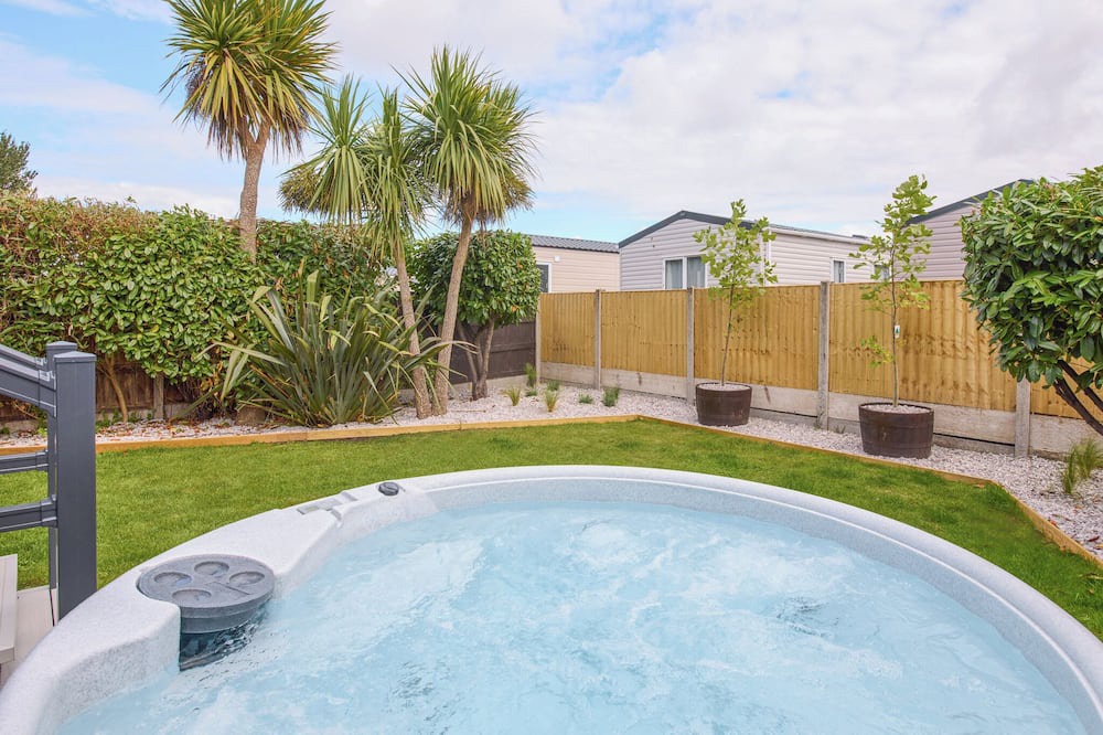 Llanasa Ski Chalet | 1 bedroom accommodation in Talacre, Holywell