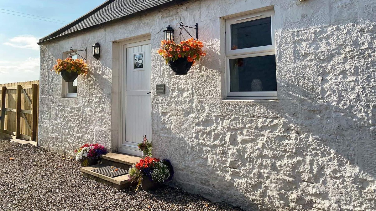 Dalton Cottage | 1 bedroom accommodation in Dalton, near Lockerbie
