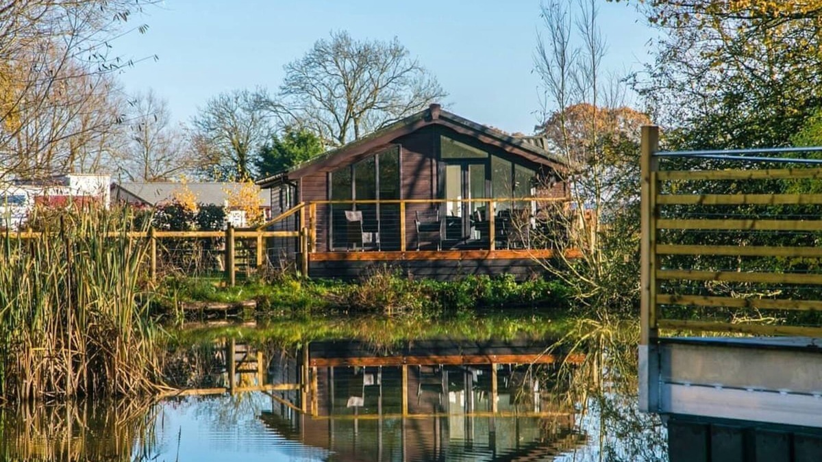 Dilton Marsh Ski Chalet | 1 bedroom accommodation in Westbury