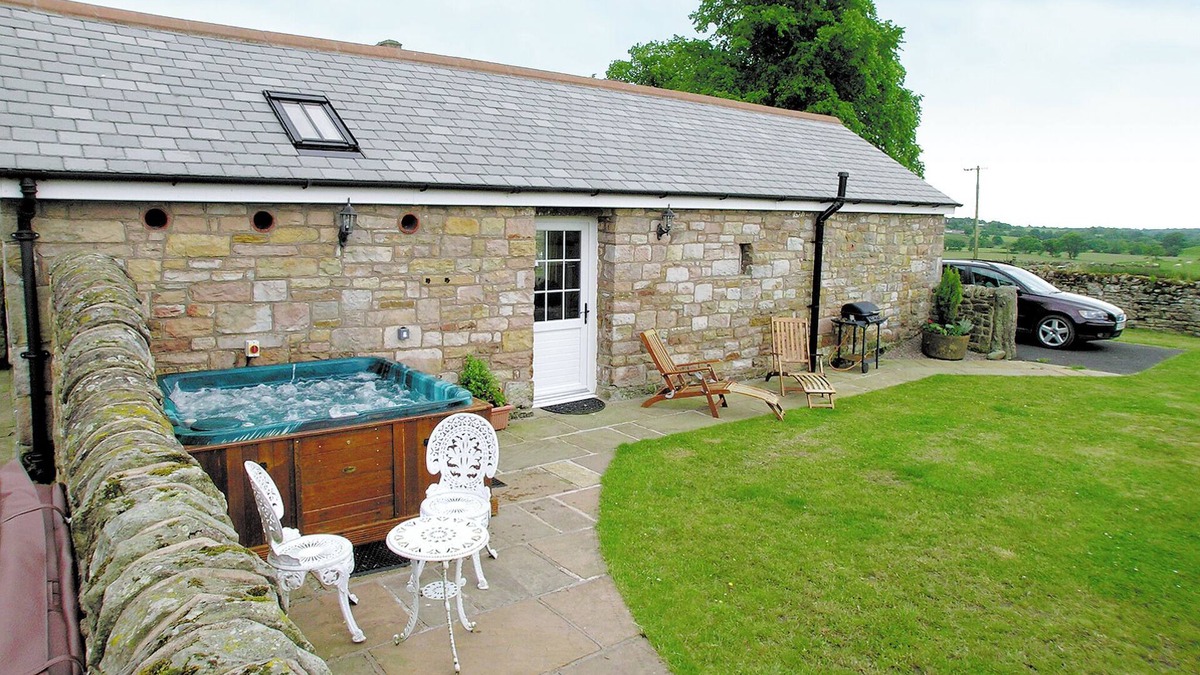 Brampton Cottage | 1 bedroom accommodation in West Hall, near Brampton