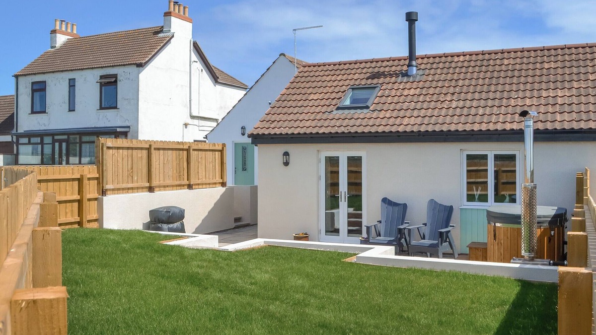 Buckton Cottage | 1 bedroom accommodation in Bempton, near Bridlington