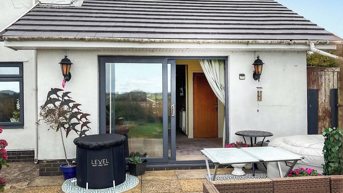 Flemingston Cottage | 1 bedroom accommodation in St Athan , near Cardiff