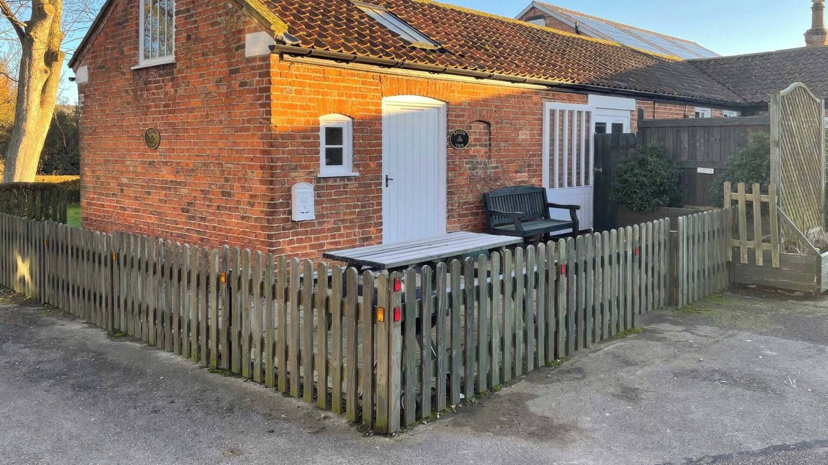 Wainfleet All Saints Cottage | 1 bedroom accommodation in Wainfleet St. Mary, near Skegness