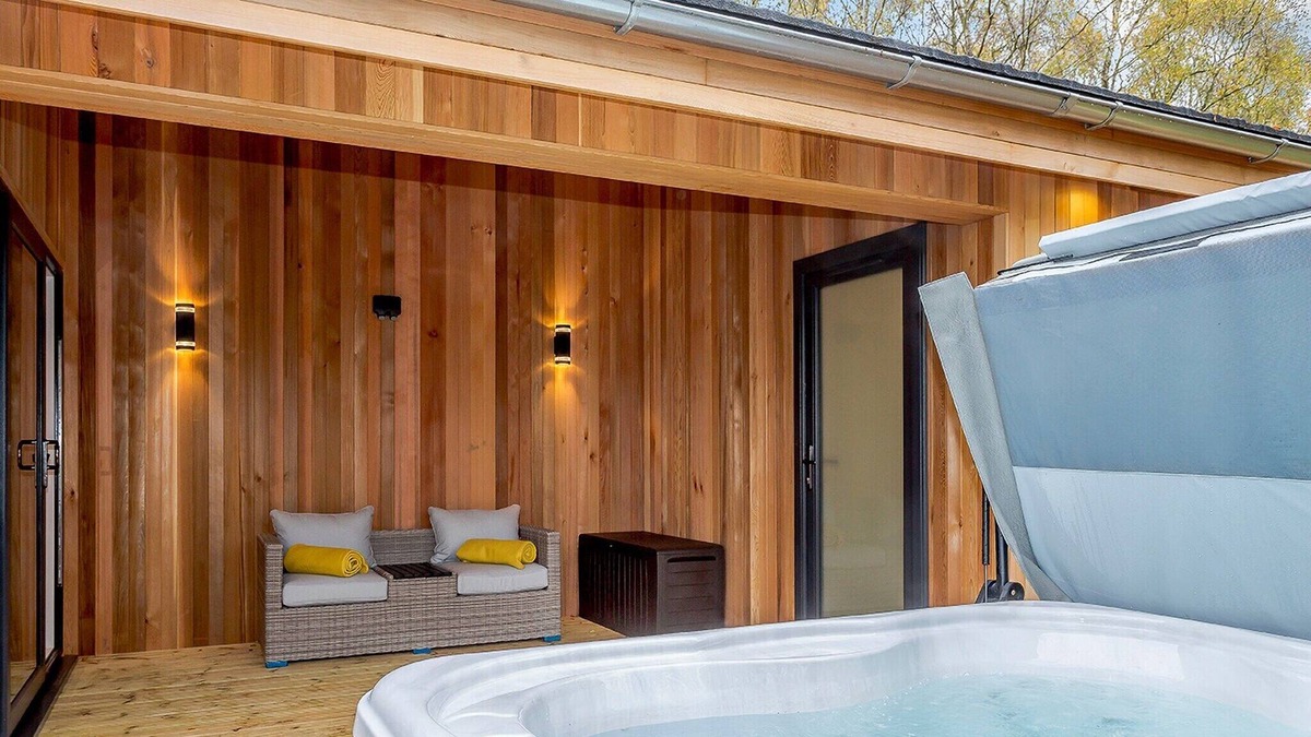 Elton Cabin | 1 bedroom accommodation in Haddon