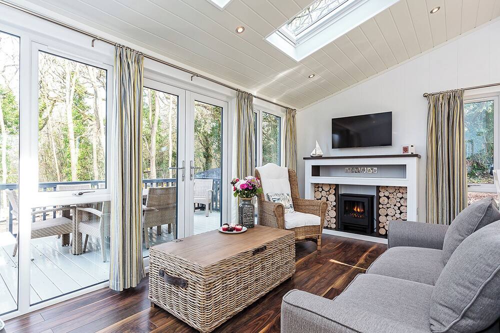 Ryde Ski Chalet | 1 bedroom accommodation in Wootton Bridge, Nr Cowes