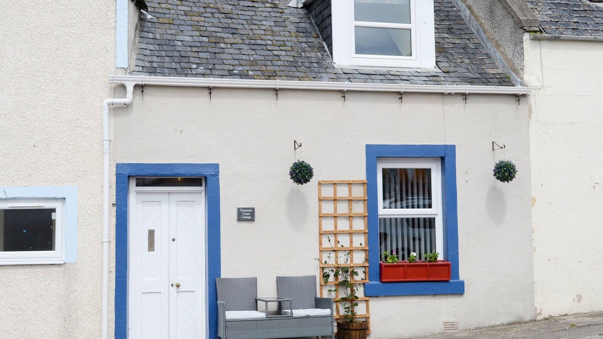 Portmahomack Cottage | 1 bedroom accommodation in Portmahomack, near Tain
