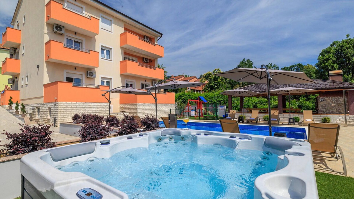 Opric Apartment | 1 bedroom amazing apartment in Opric