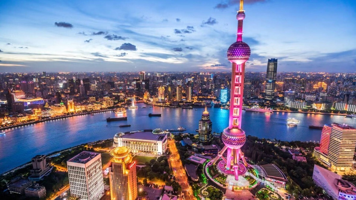 Downtown Shanghai Apartment | 1 Bedroom Apartment at Huaihai Road Huangpu Shanghai