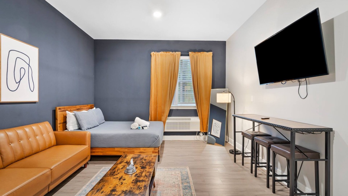 Grand Bay Apartment | 1 Bedroom Apartment at Oak + Fountain - #15