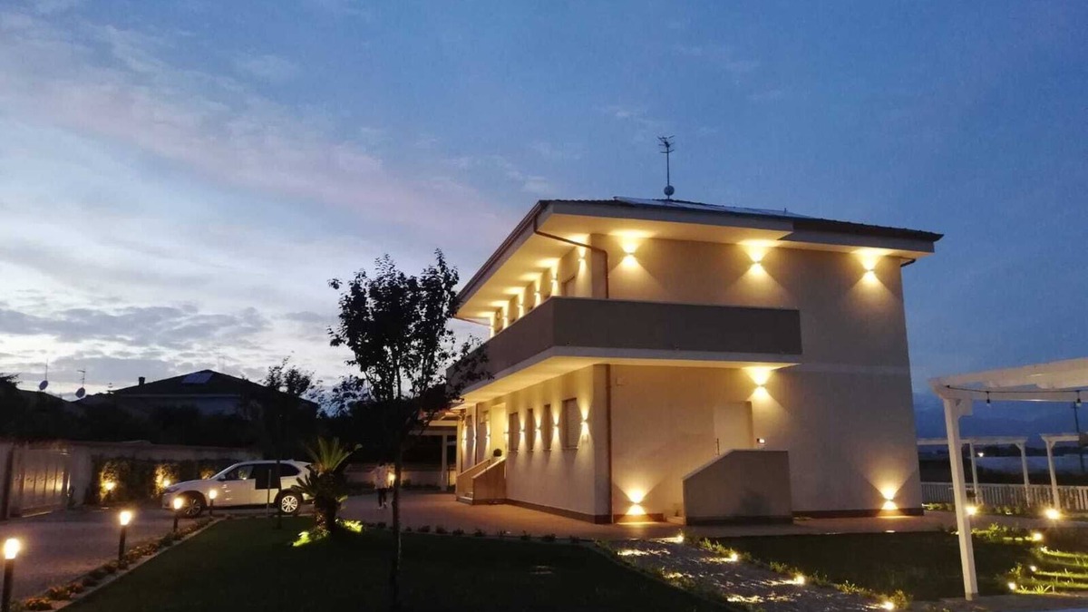 Magazzeno Apartment | 1 Bedroom Apartment in Lake