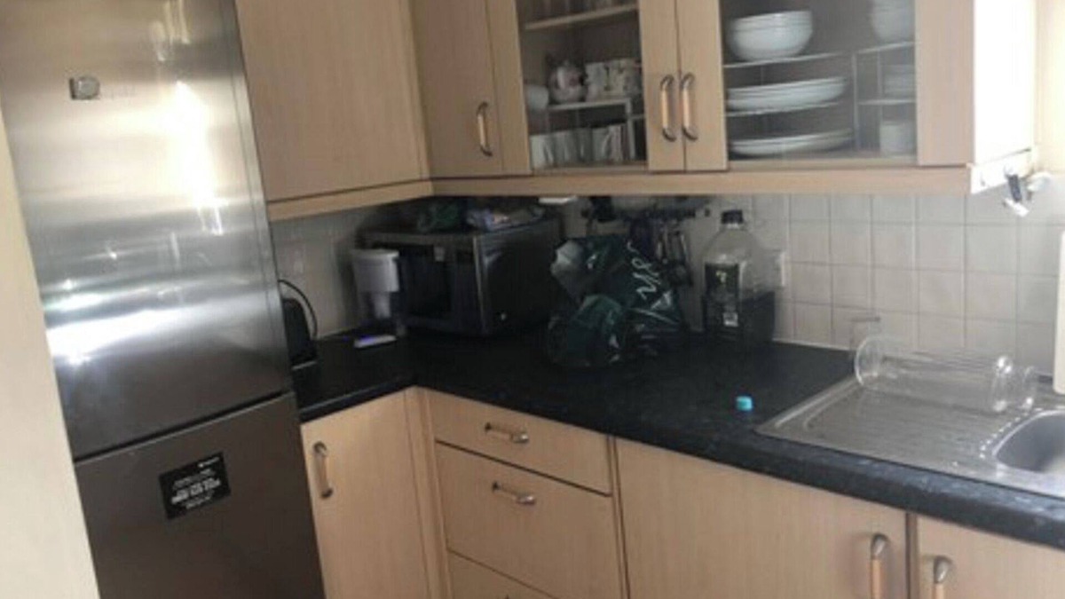Copthorne Apartment | 1 Bedroom Apartment Sleeps 2 - Pets Welcome - Tv