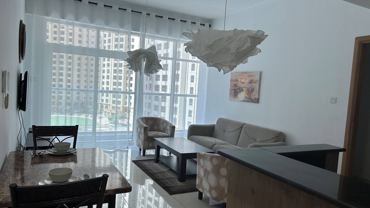 Jumeira 1 Apartment | 1 Bedroom Apartment Twin Bed