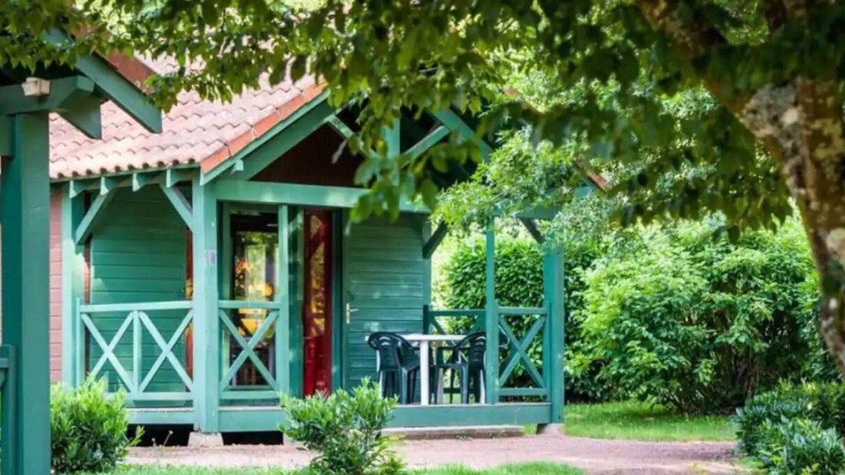 Cublize Cabin | 1 bedroom chalet and Mezzanine