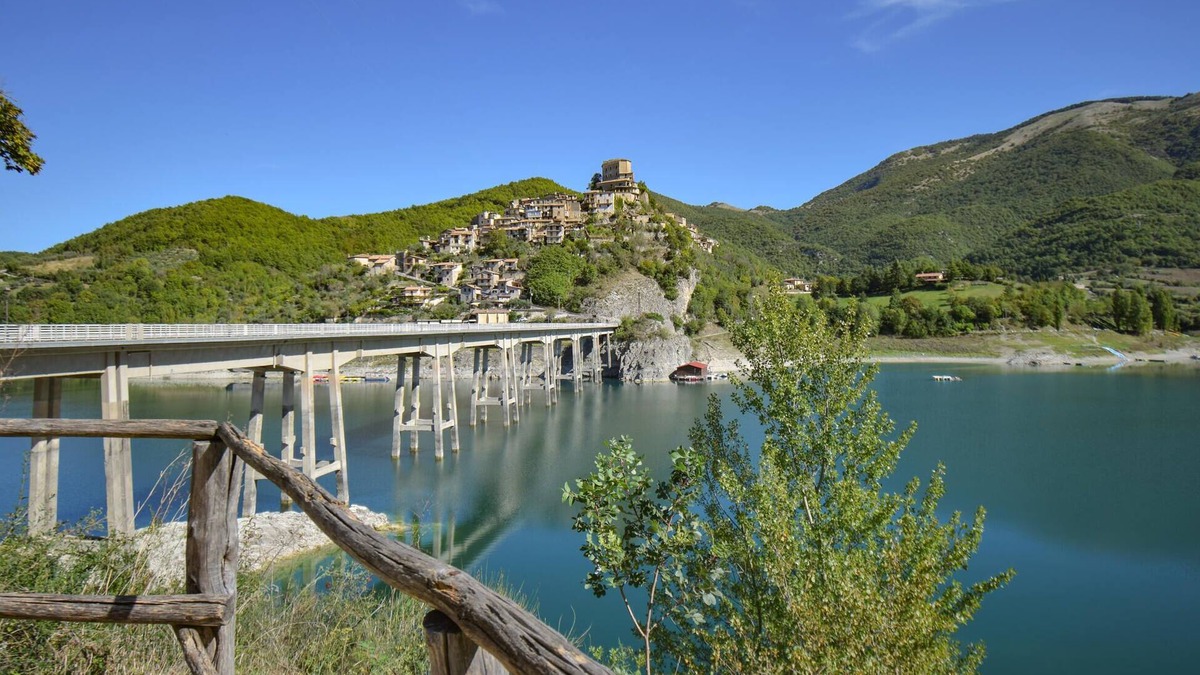 Castel di Tora Apartment | 1 bedroom cozy apartment in Castel di Tora
