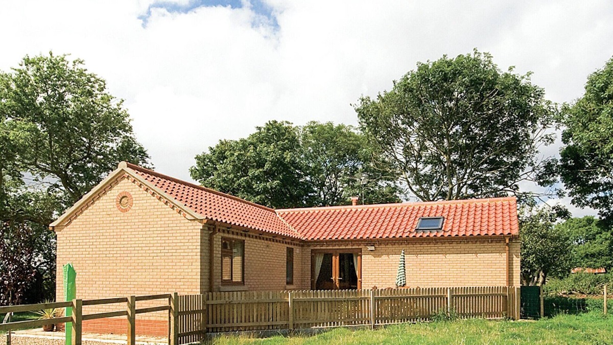 Driffield Cottage | 1 bedroom accommodation in Beeford near Skipsea