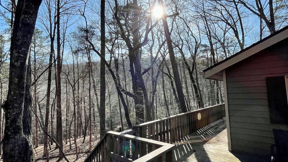 Jasper Cottage | 1 Bedroom Gingerbread Guesthouse in Mountain Resort