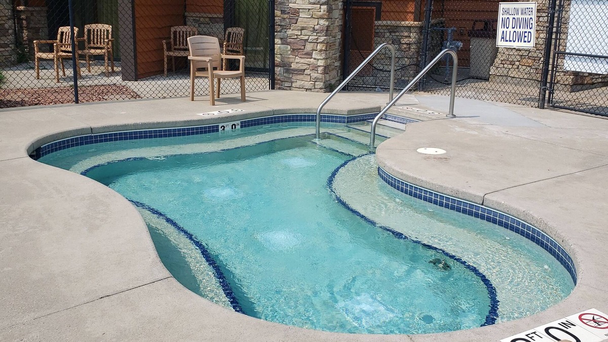 Wisconsin Dells Condo | 1-bedroom guestroom in a resort - short walk to Chula Vista Waterparks
