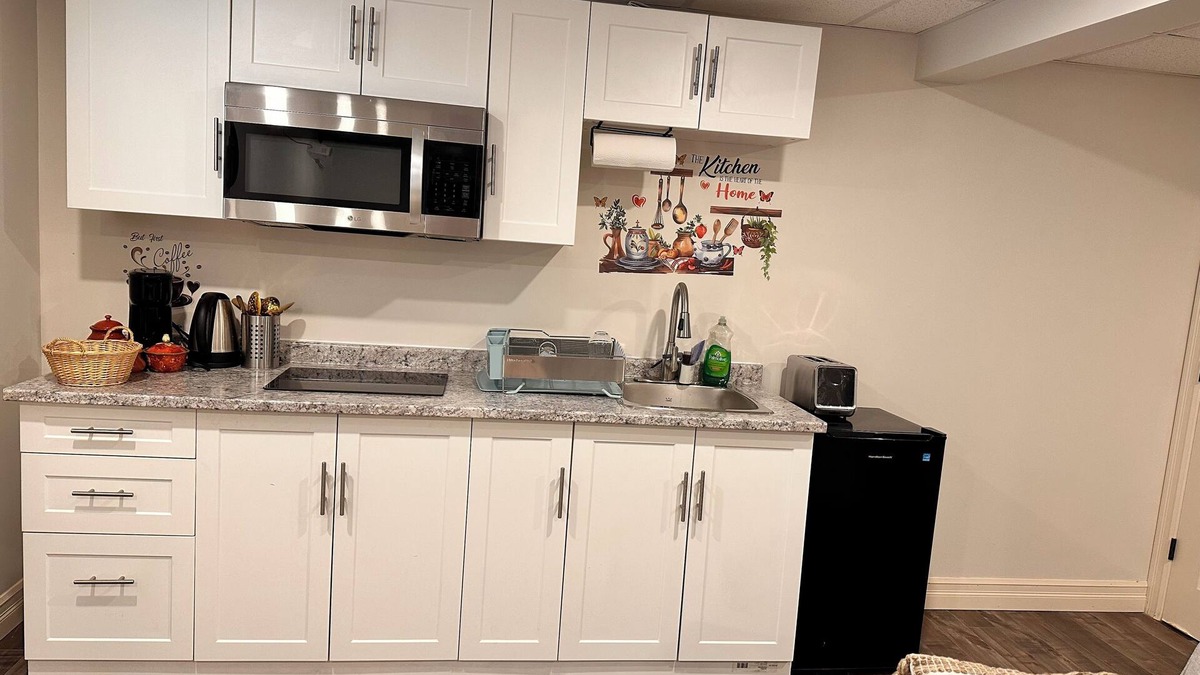 Dieppe Apartment | 1 bedroom in-home mini apartment in Dieppe 5 min drive to the airport WIFI