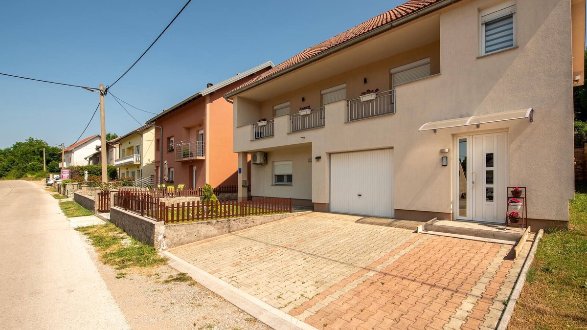 Municipality of Gracac Apartment | 1 bedroom lovely apartment in Gracac