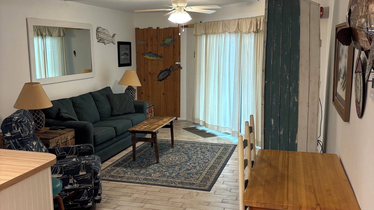 Ocean View Halifax Estates Condo | 1 Bedroom on the Beach next to Sunglow pier - Fall months available