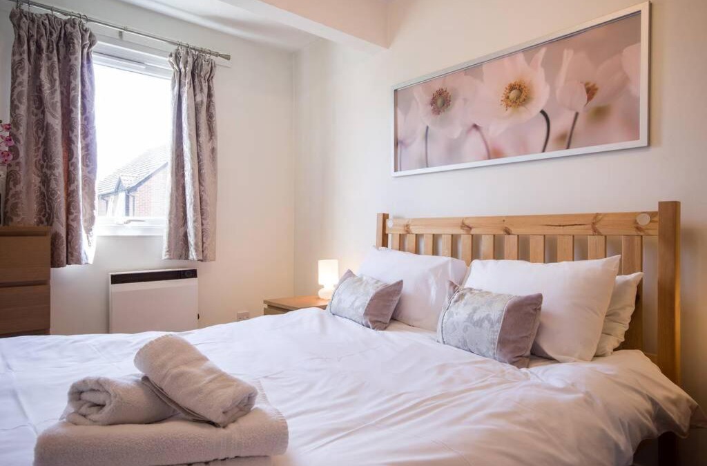 Newbury Apartment | 1 bedroom, self check-in, central and quiet apartment up to 3 in Newbury