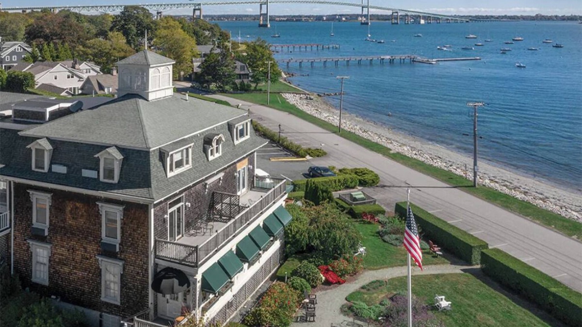Jamestown Condo | 1 Bedroom Suite, Sleeps 4, w/Kitchenette Overlooking Bay, 10 Min from Newport!