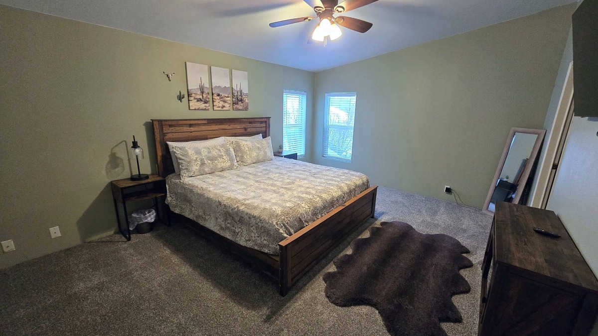 Lava Hot Springs House | 1 block from Main St & hot pools! POOL TABLE! Spacious 6 bedroom home