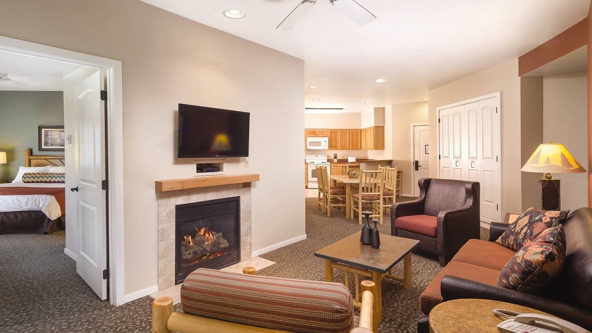West Yellowstone Condo | 1 Block from West Yellowstone Entrance! 2 Bed/2 Bath Condo ~Pool~Hot Tub~Gym