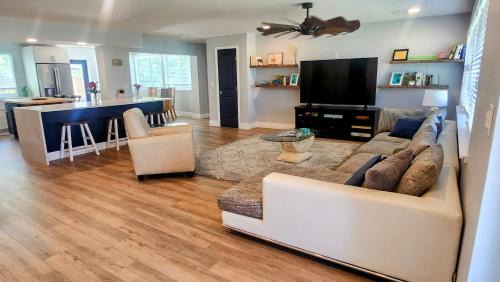 Laguna Shores House | 1 Block To Beach - Fully Upgraded Spacious & Quiet
