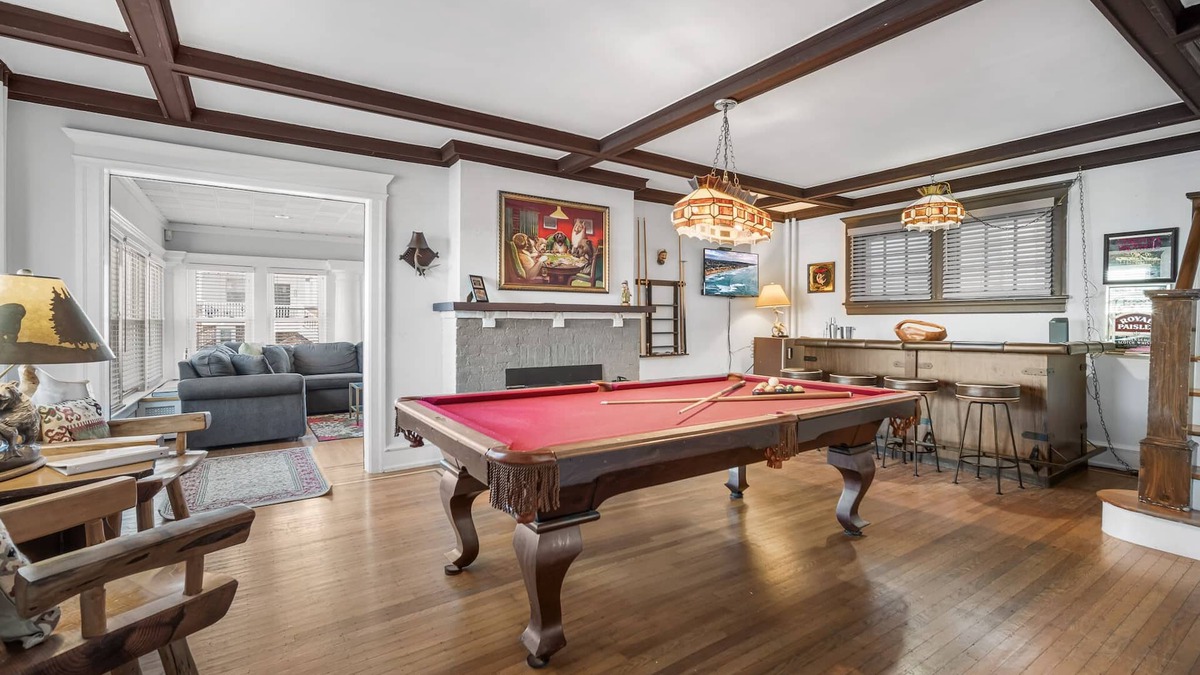 Atlantic City House | 1 BLOCK TO THE BEACH, RESTAURANTS & NIGHTLIFE