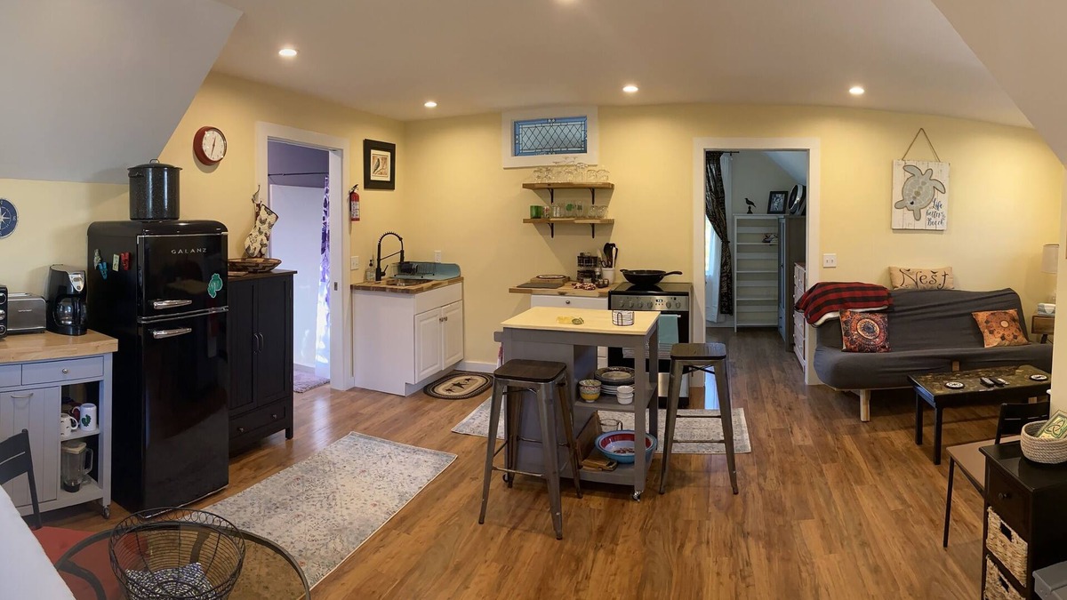 Bar Harbor Apartment | 1-BR apt 0.5-mile to Acadia National Park & 1-mile to downtown