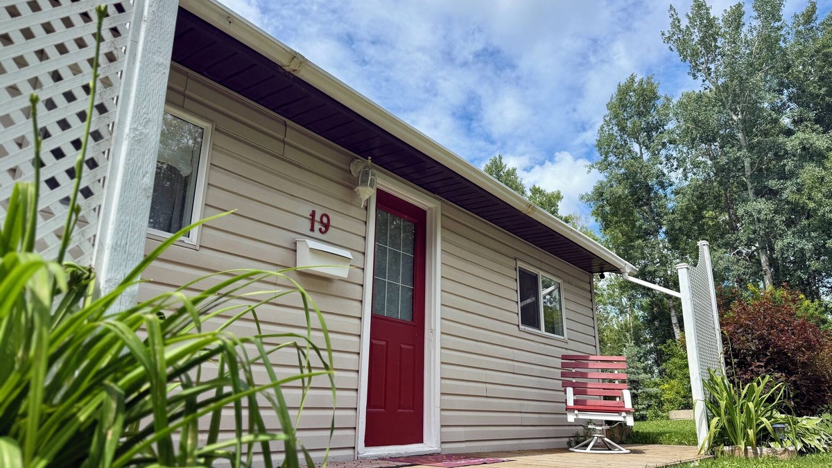 Silver Sands Cottage | 1 BR Private Cottage w/Private deck