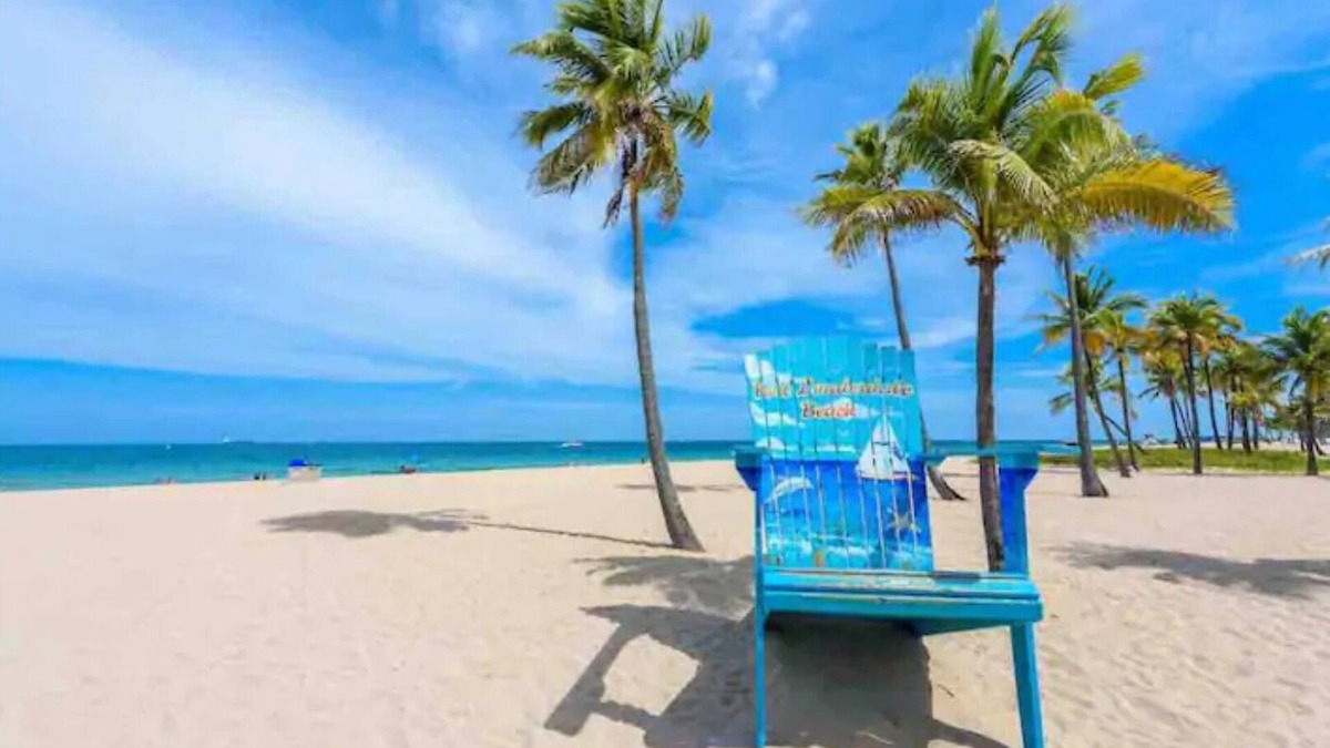 Harbordale Apartment | #1 - Centrally Located!
